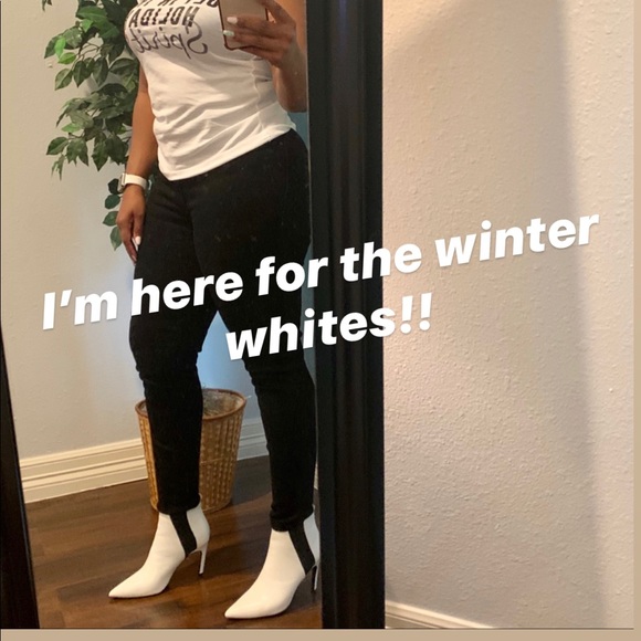 Boot Clearance‼️ Winter White Booties - Picture 5 of 5